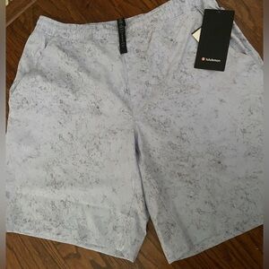 Brand new Lululemon pace breaker short 9” lined with tag